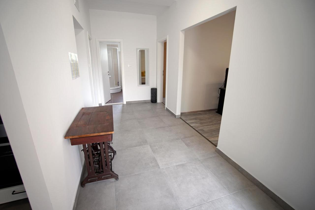 House - Apartman Sarah Kaštela Exteriör bild