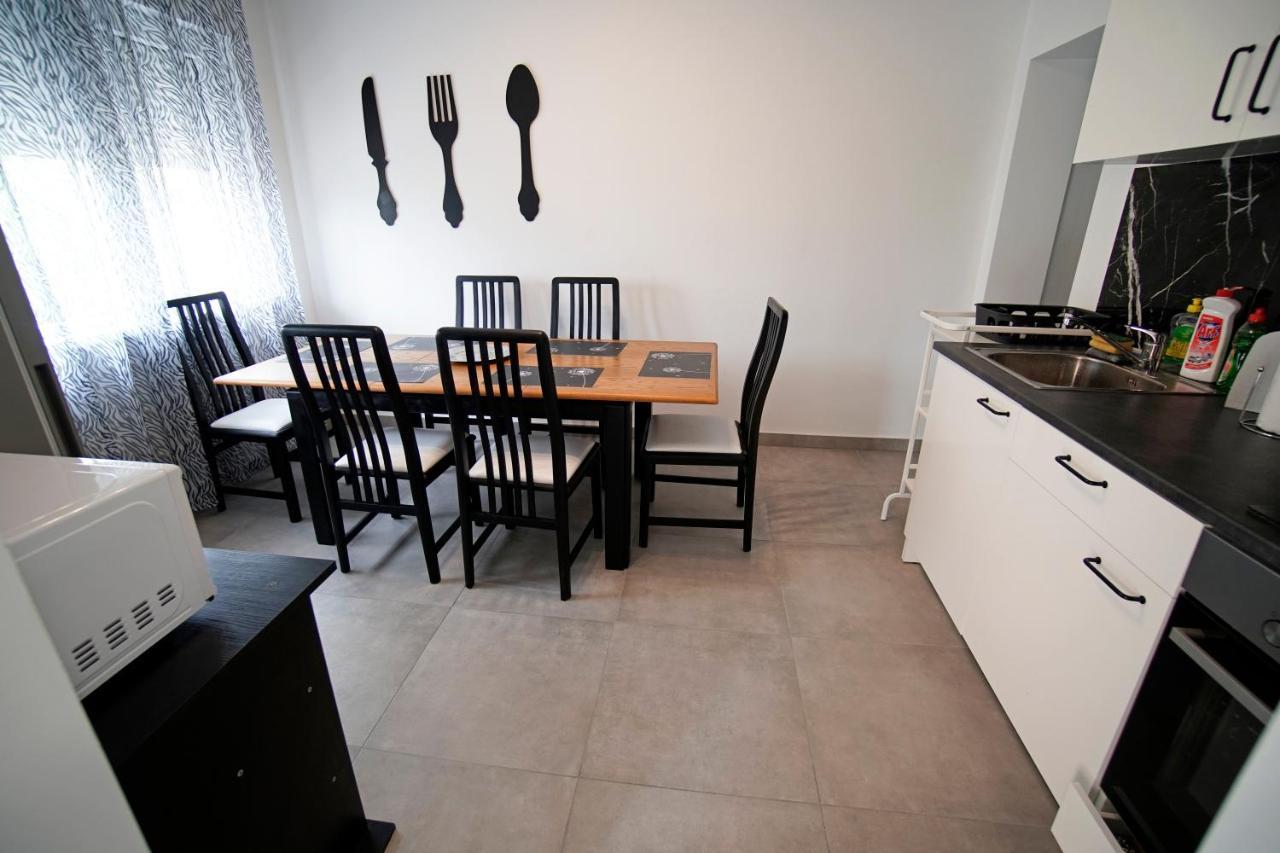 House - Apartman Sarah Kaštela Exteriör bild