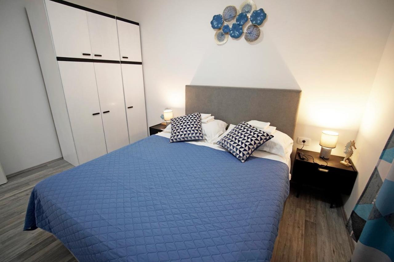 House - Apartman Sarah Kaštela Exteriör bild